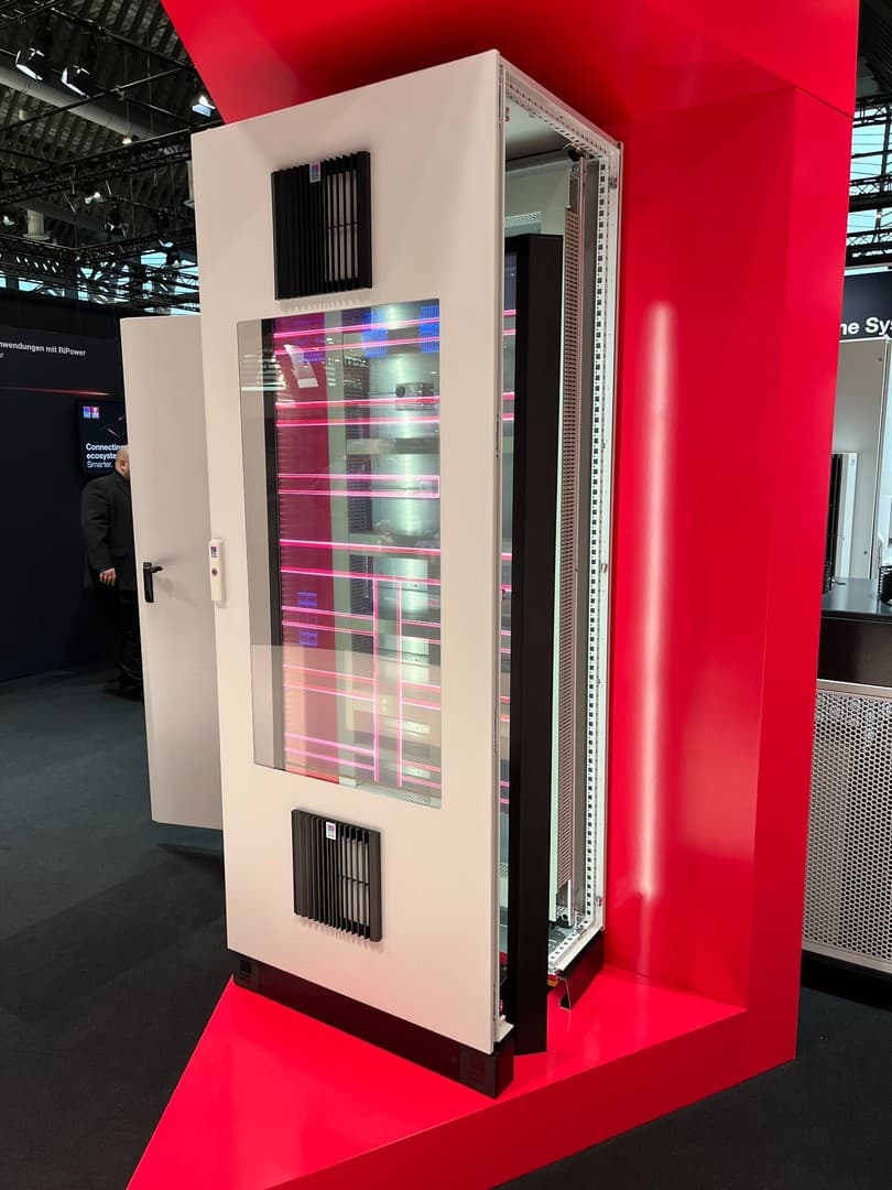 Zoning & wayfinding through light