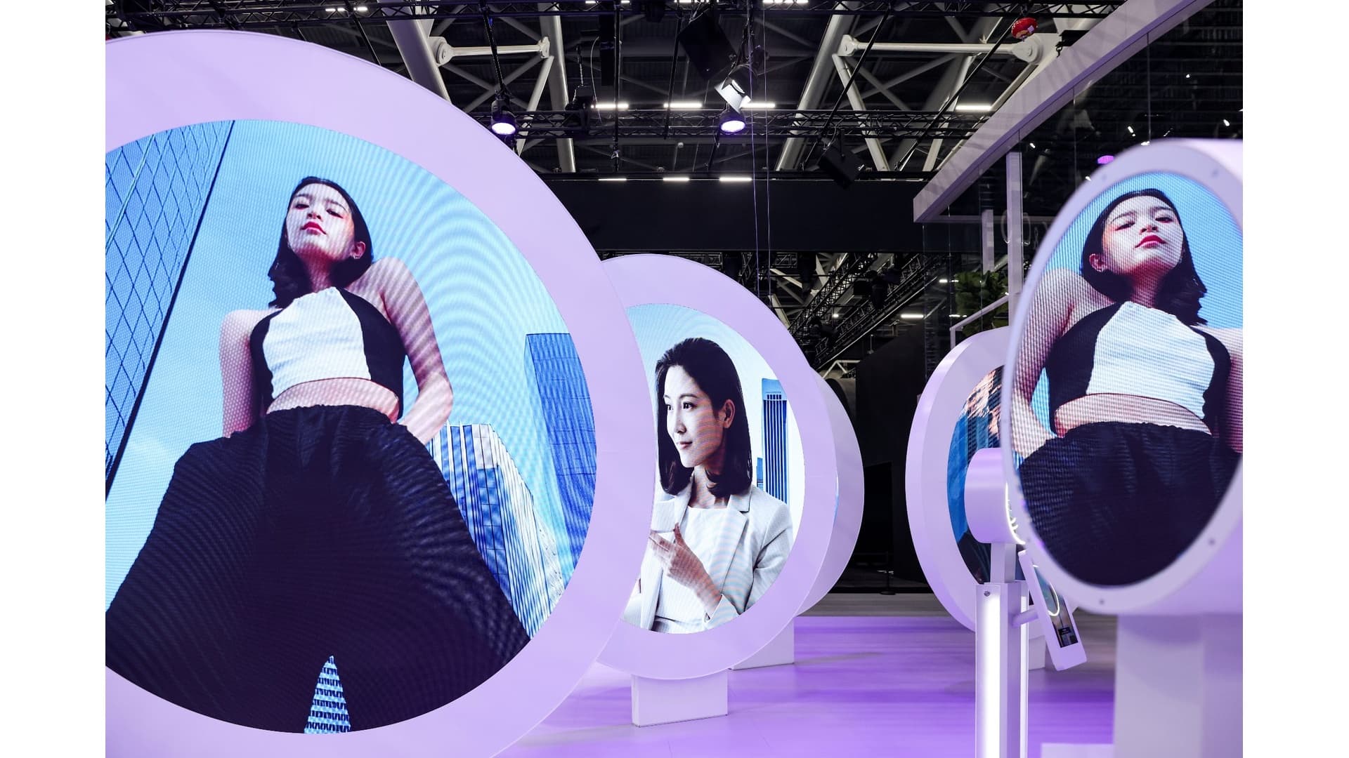 Architectural lighting – brand layer & zones