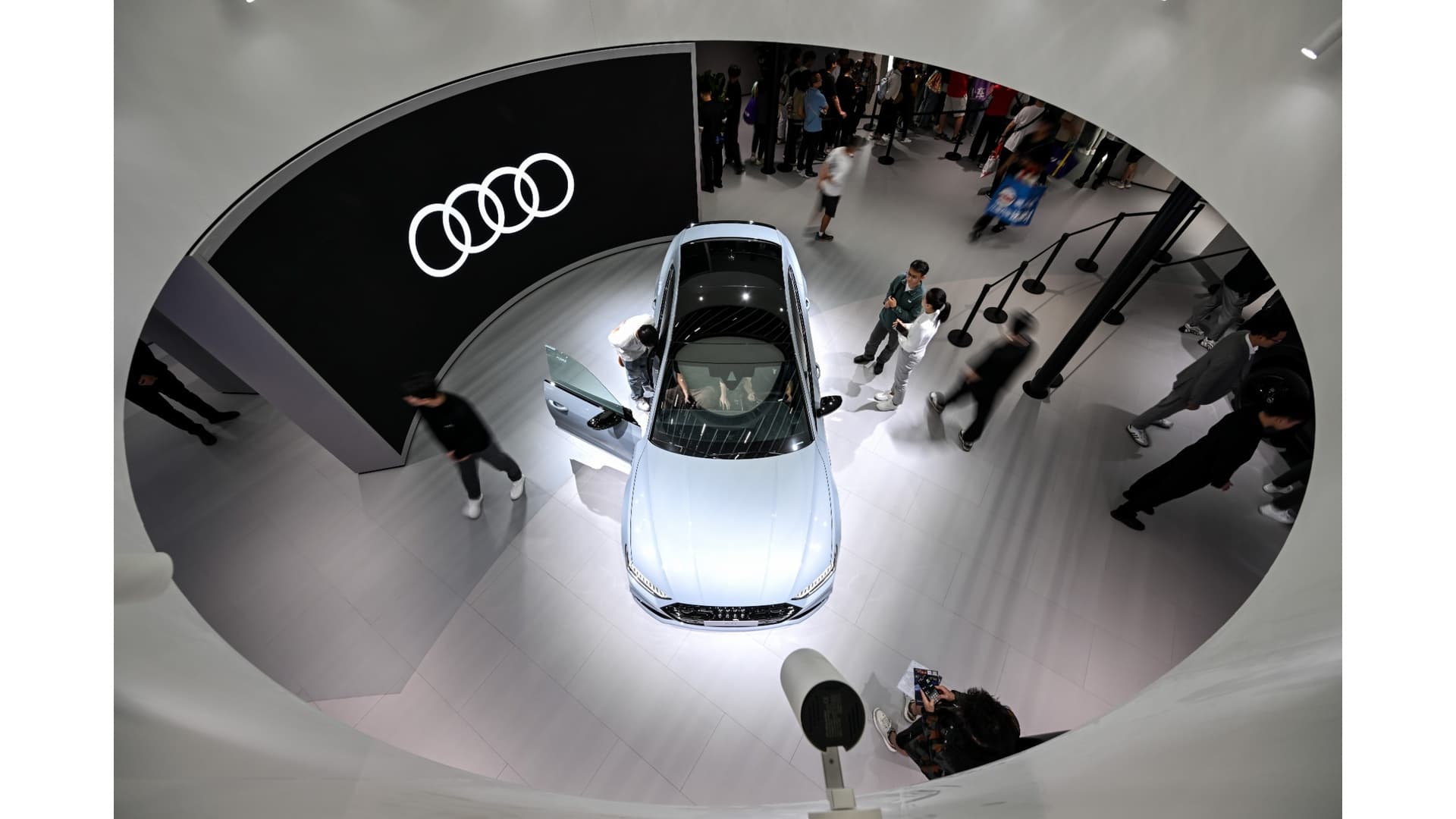 Detail: lighting accents on the Audi E Concept