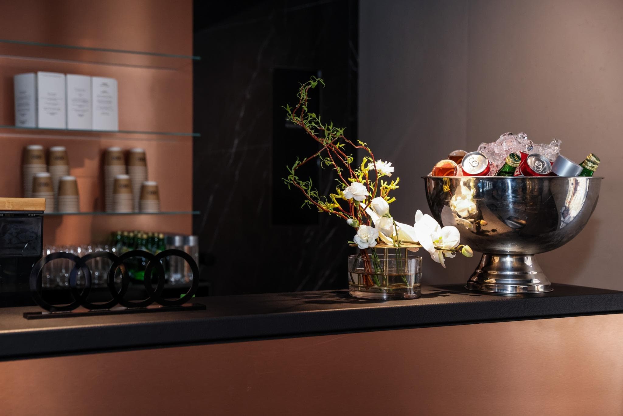 Rig structures in the ceiling grid