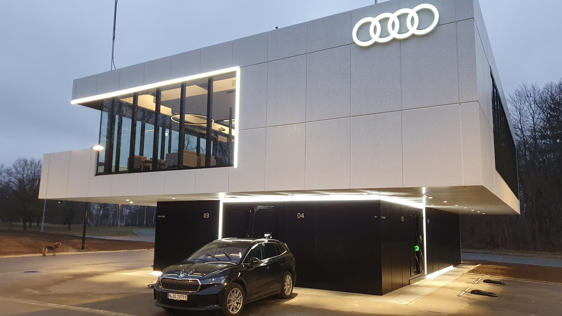 Audi charging hub Nuremberg – exterior view and lighting production