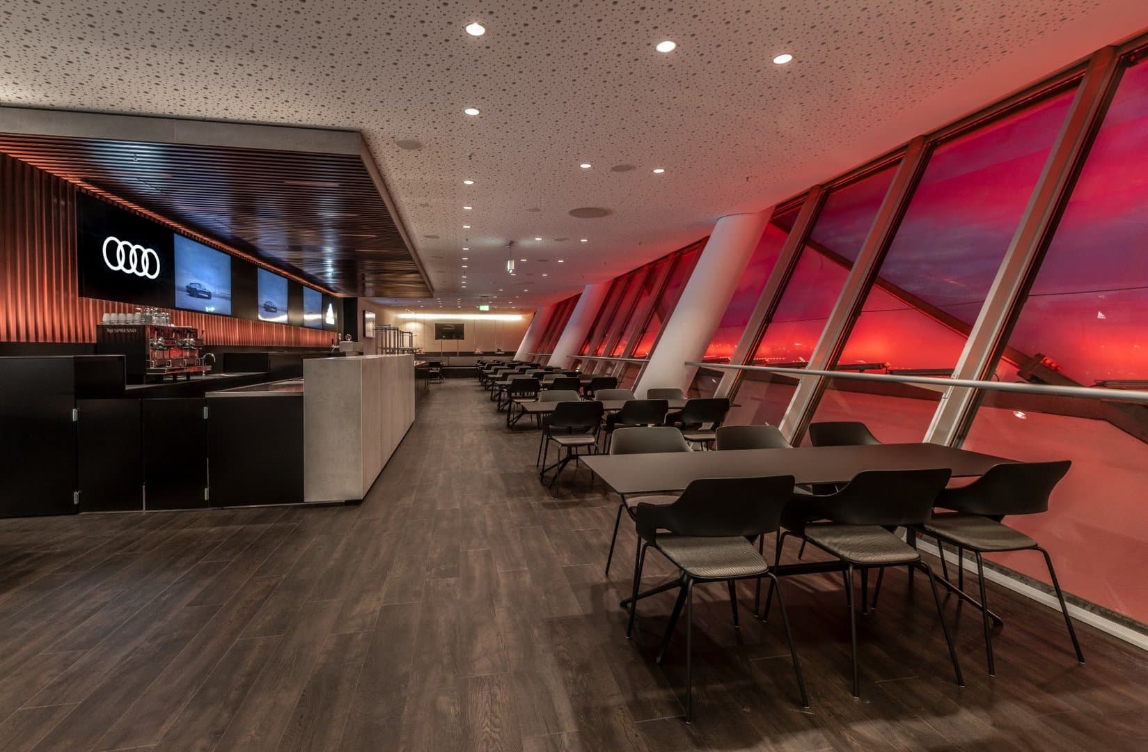 Lighting accents & material